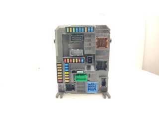 Блок предохранителей 9819850080, E1172508 Peugeot 2008 I