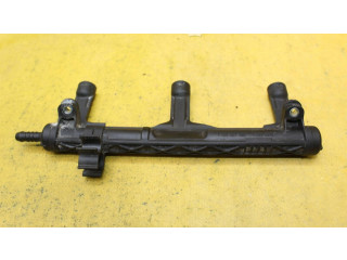 Vstřikovací lišta 06E133681L   Audi A8 S8 D4 4H     