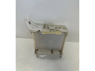 Pojistková skříňka 8273060180 Toyota Land Cruiser (J150) 2017