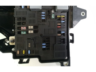 Блок предохранителей 31473770, 31398000 Volvo S60