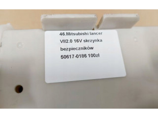 Блок предохранителей 50617-0186 Mitsubishi Lancer