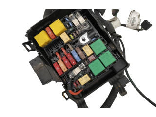 Pojistková skříňka 9804848580 Peugeot 308 2014