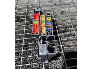   Pojistková skříňka    Audi Q7 4L 2007