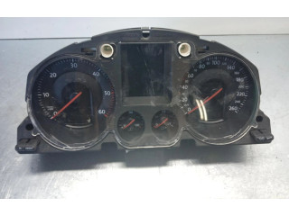 Přístrojová deska  Volkswagen PASSAT  V0018000  