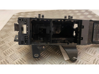 Блок предохранителей  GX7314A067AA, GX7314A076AA   Jaguar E-Pace    