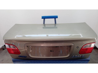 Задняя крышка (багажника)