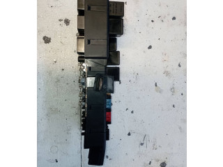 Блок предохранителей 8678449, 518828009 Volvo S60