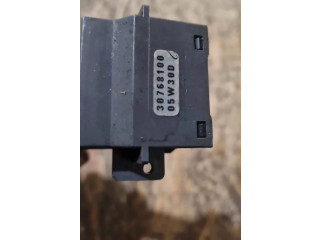 Ручка стеклоочистителей 30768100   Volvo V70