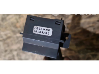 Ручка стеклоочистителей 30768101   Volvo V70