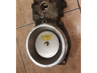 Vstřikovací lišta 048133353, 0438121087   Audi 80 90 S2 B4     