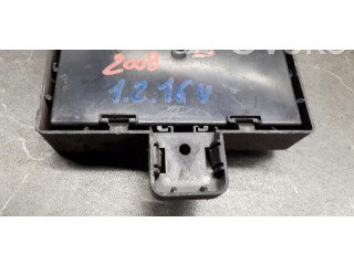 Блок предохранителей 8200652284a Renault Clio III