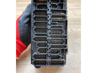 Блок предохранителей 357937039 Volkswagen Transporter - Caravelle T4