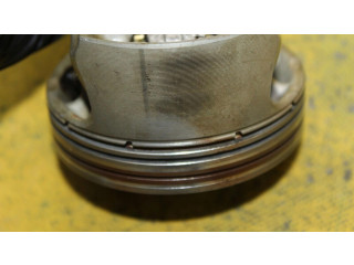 Píst 07L107103R   Audi A8 S8 D3 4E     