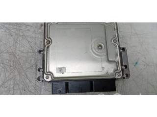 Блок управления двигателя 237106319R Dacia Duster