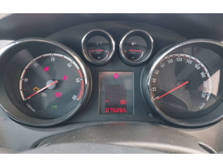 Панель приборов 13349547, 600775881   Opel Meriva B       