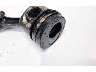 Píst Volkswagen PASSAT B5.5