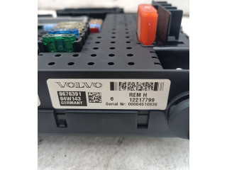 Блок предохранителей 12217799 Volvo V70