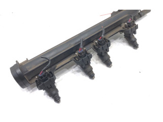 Топливная рампа 06A133317A   Volkswagen Golf IV  