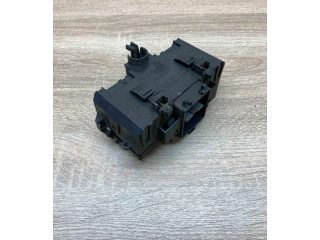 Pojistková skříňka A2035450803 Mercedes-Benz C W203 2000