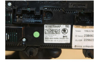 Блок управления климат-контролем 5E0907044AP Skoda Octavia Mk3 (5E)