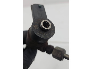 Форсунка 30750283    Volvo S60  D5244T4 