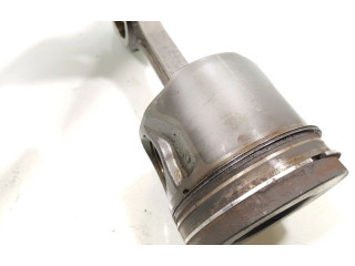 Поршень с шатуном DT224 Land Rover Defender