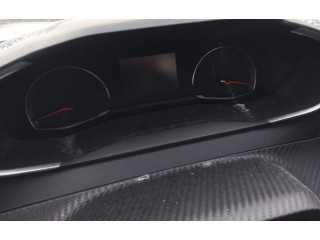 Дисплей       Peugeot 2008 II