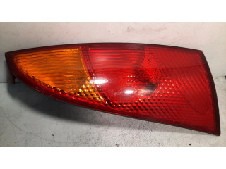 Задний фонарь правый 1M5113404A, CW170R Ford Focus 1998-2004 года