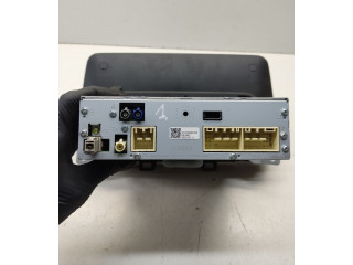 Радио/ проигрыватель CD/DVD / навигация