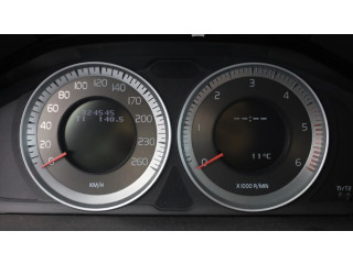 Панель приборов 31327582, 31327582   Volvo V70       