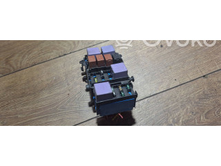 Pojistková skříňka 8200003634 Renault Vel Satis 2004