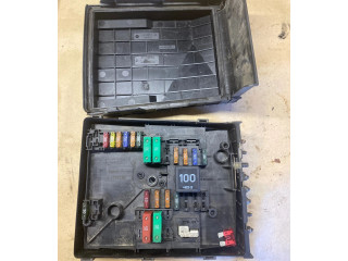 Блок предохранителей  017180061   Volkswagen Caddy    