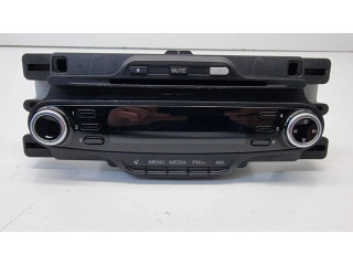 Радио/ проигрыватель CD/DVD / навигация