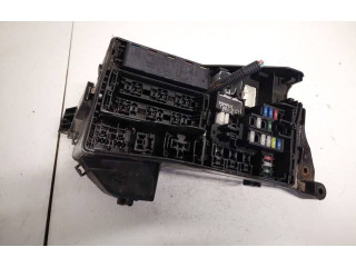 Блок предохранителей 8921153020, 89211-53020 Lexus IS 220D-250-350