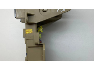 Блок предохранителей 82201FJ211, 805134   Subaru Forester SJ    