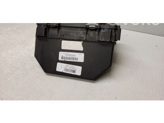 Блок предохранителей  68089320AD, WK032040I3   Jeep Grand Cherokee    