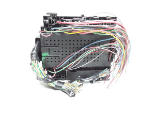 Блок предохранителей 8645716 Volvo S80