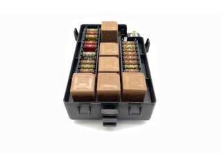 Блок предохранителей LJA2822BF Jaguar XK8 - XKR