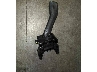 Ручка стеклоочистителей    Volkswagen Golf SportWagen