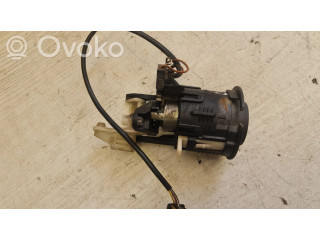 Замок задней крышки (наружный)