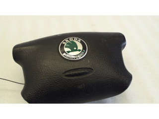 Подушка безопасности водителя 1U0880201K   Skoda Octavia Mk1 (1U)