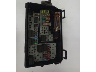 Блок предохранителей 13292736 Opel Meriva B