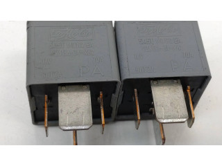 Блок предохранителей  30797010, 30728133   Volvo S60    