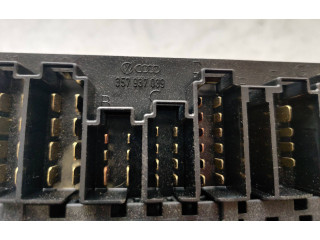 Блок предохранителей  357937039   Volkswagen Transporter - Caravelle T4    