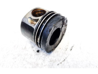 Píst Volkswagen PASSAT B5.5