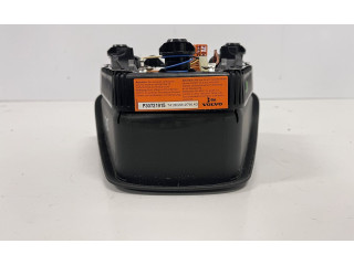 Подушка безопасности водителя 30721915, P30721915   Volvo V70