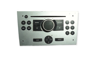 Радио/ проигрыватель CD/DVD / навигация
