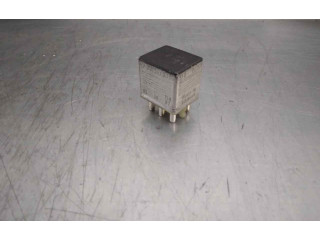 Блок предохранителей 0015425319 Mercedes-Benz E W124