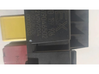 Блок предохранителей 13189926, 00027632 Opel Vectra C