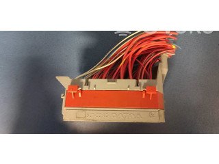 Блок предохранителей  9162439   Volvo V70    